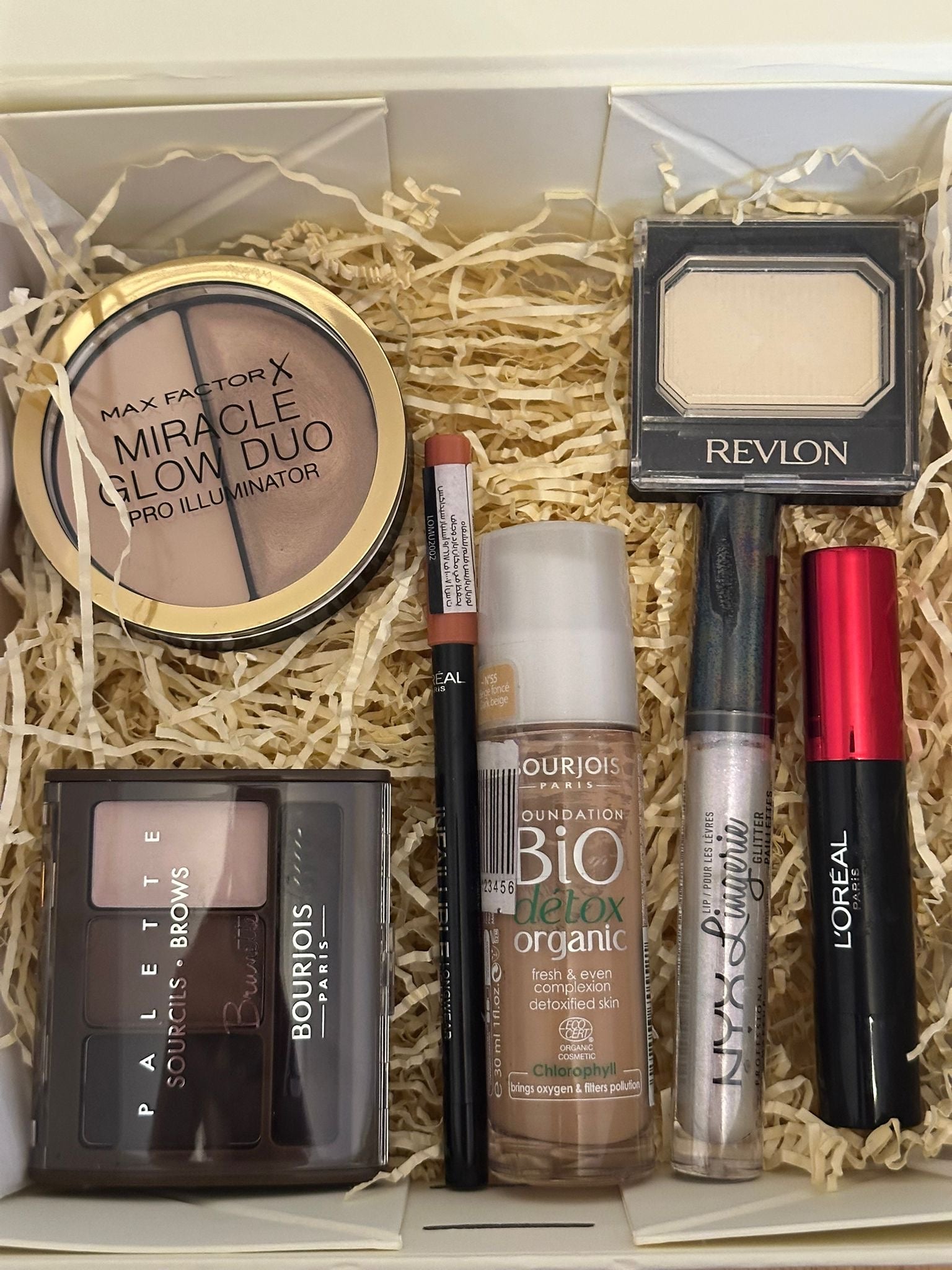 Radiant Glow Makeup Gift Set